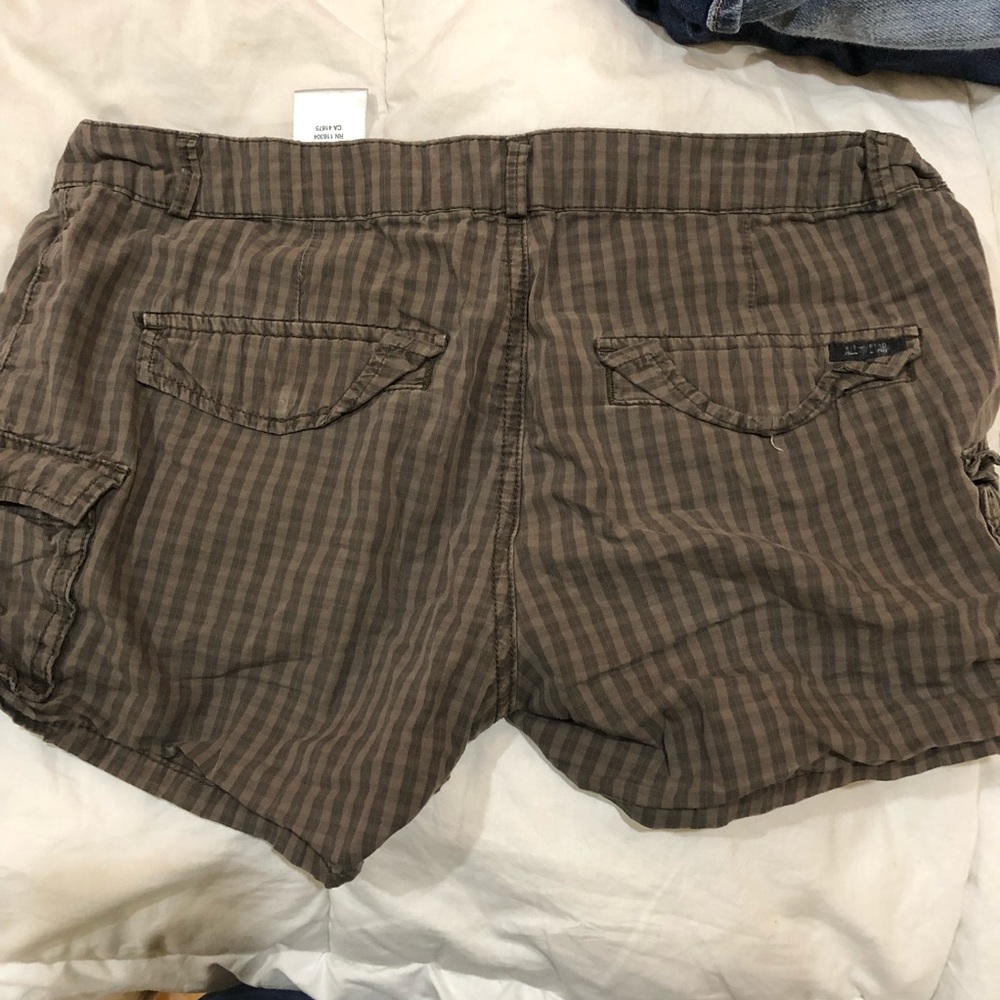 Converse Shorts - Picture 3 of 3